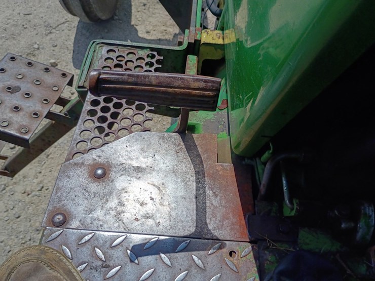 john-deere-2940-image-28
