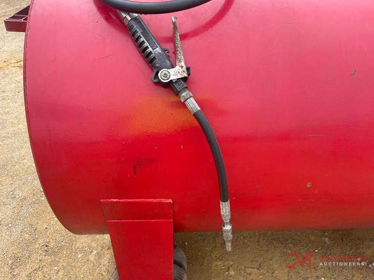 fuel-tank-with-pneumatic-pump-and-hose-reel-image-11