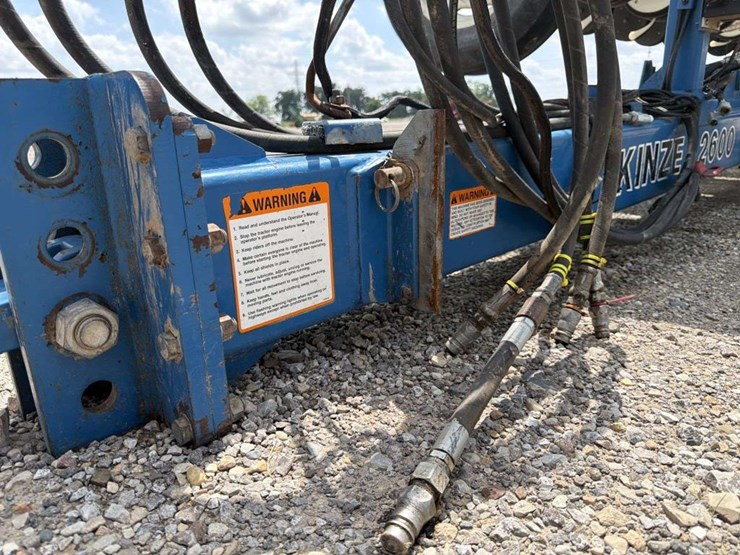 kinze-2600-image-9