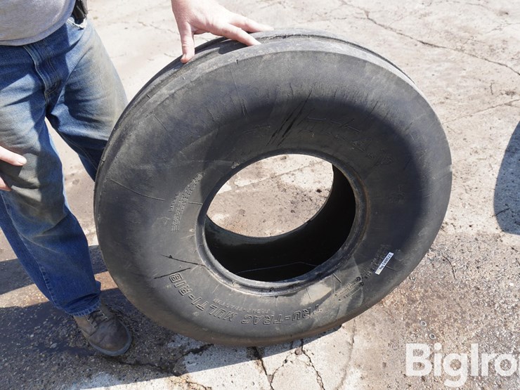 11.00-16-tires-image-10