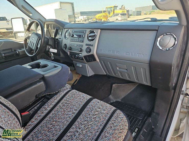 2013-ford-f550-image-29
