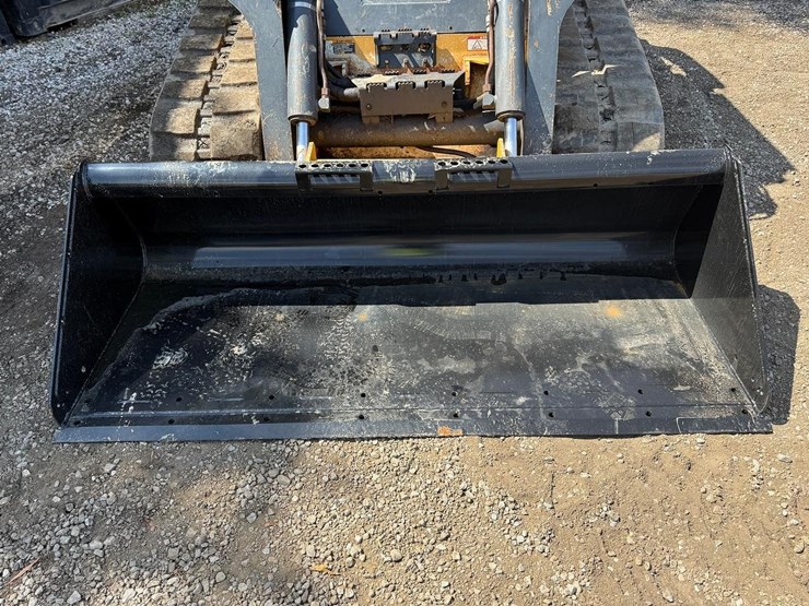 2013-deere-333e-image-9