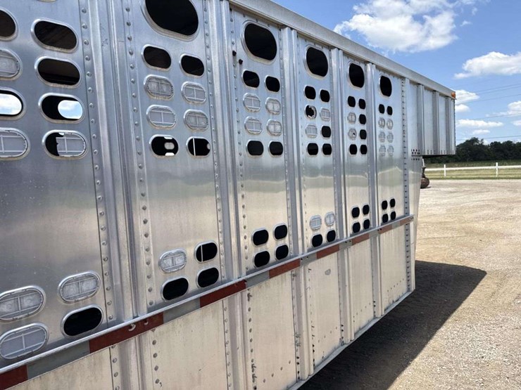 1995-wilson-livestock-trailer-image-19