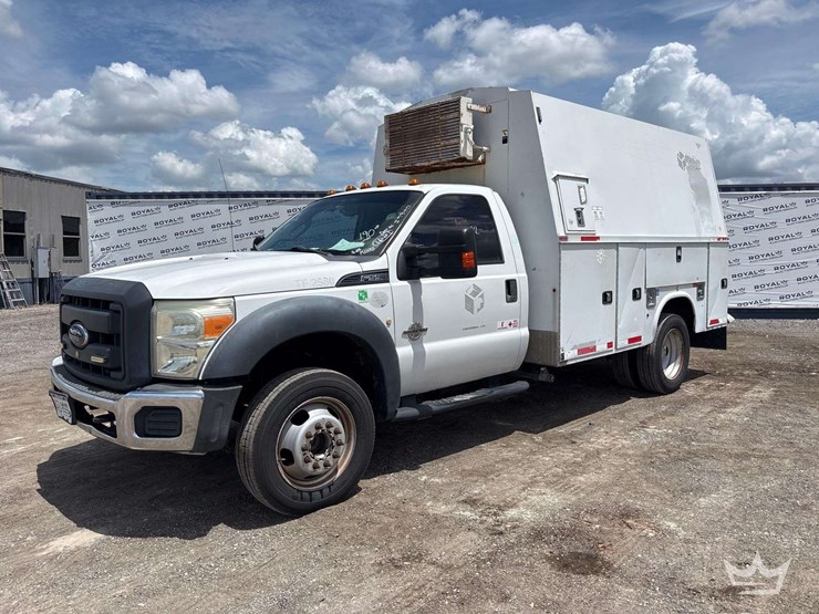 2015-ford-f550-image-1