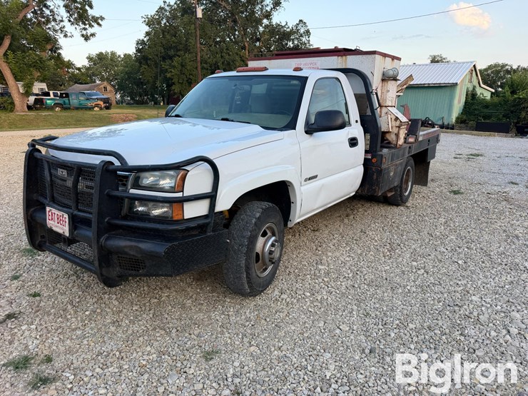 2005-chevrolet-3500-image-1