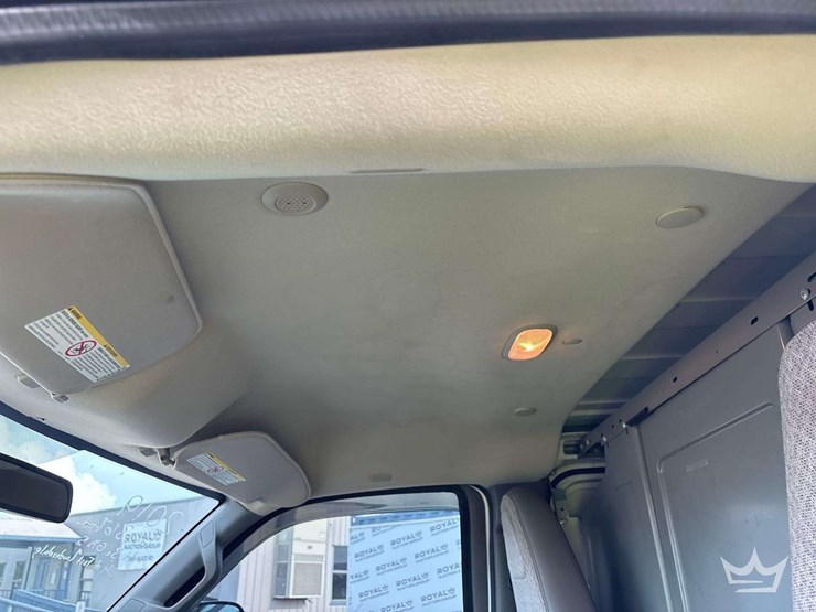 2019-chevrolet-express-2500-image-18