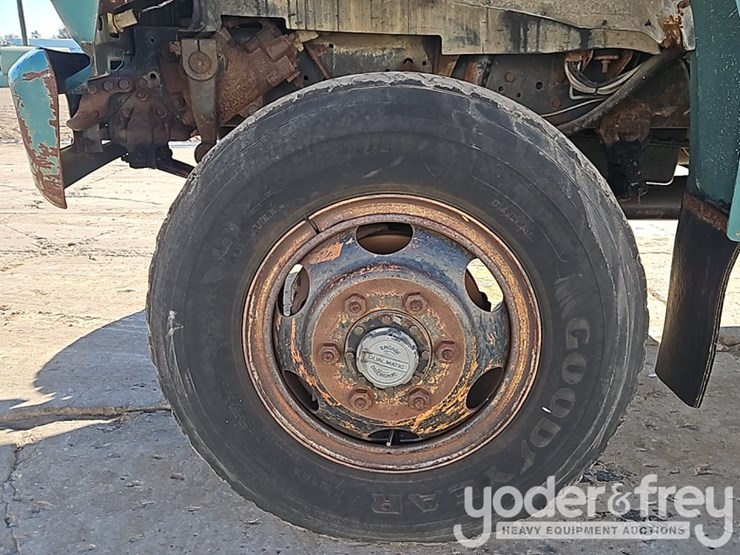 1987-ford-f700-image-13