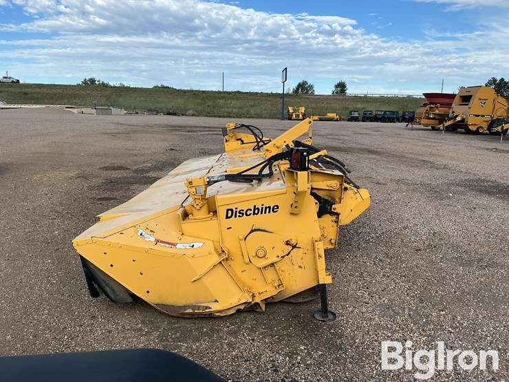 new-holland-750hd-image-8