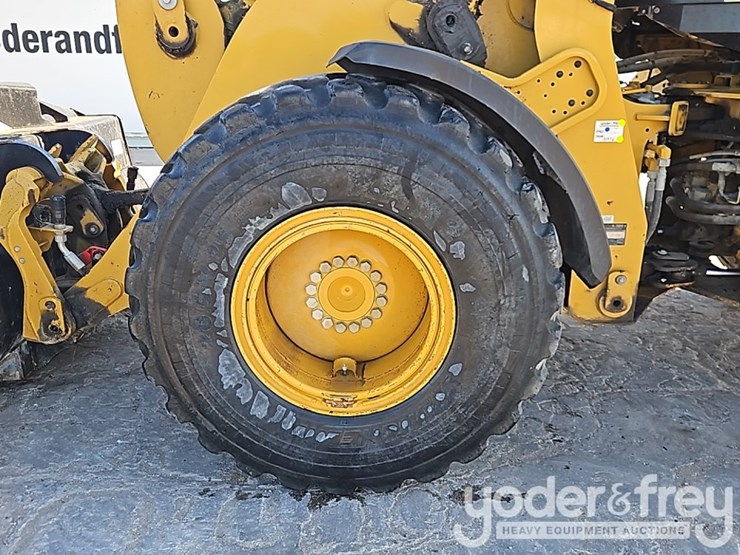 2021-caterpillar-926m-image-16