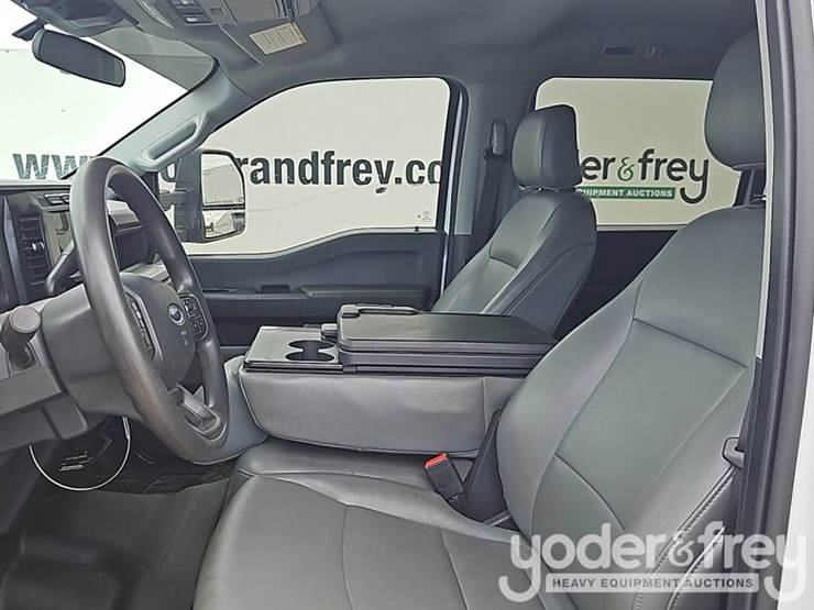 2023-ford-f550-xl-image-22