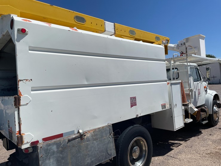 #2253-•-1998-isuzu-2-ton-cargo-truck-(has-nm-title)-(located-in-las-cruces)-image-11