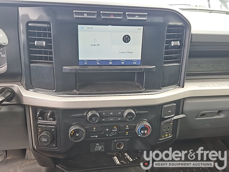 2023-ford-f550-xl-image-24