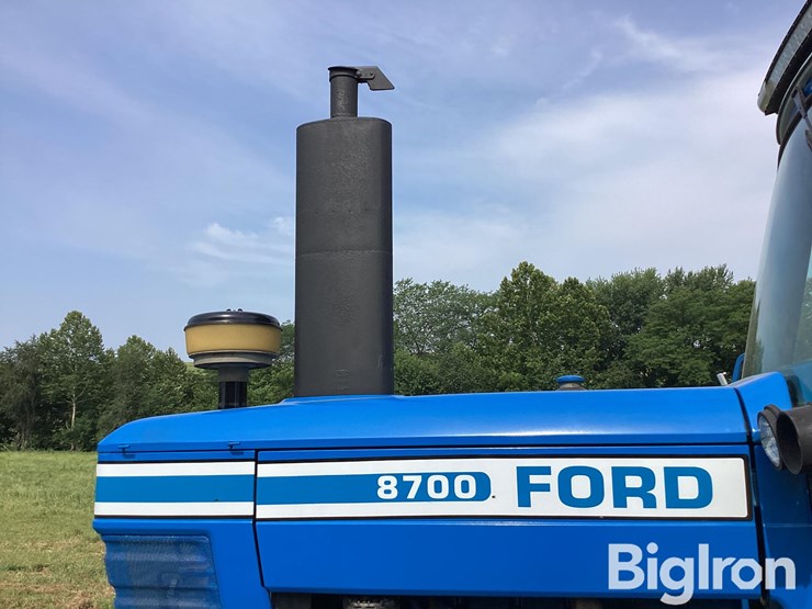 1977-ford-8700-image-17