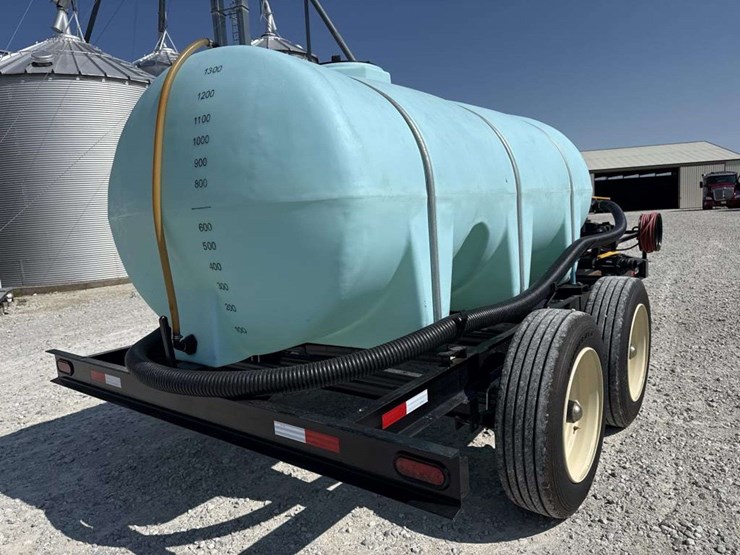 dalton-1300-galllon-tender-trailer-image-3