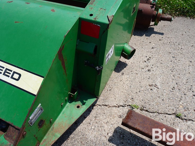 john-deere-220-image-12