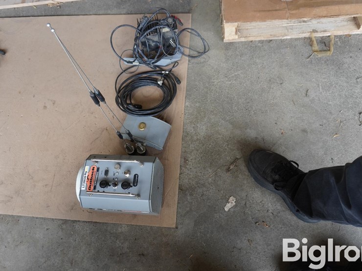 outback-baseline-x-rtk-base-station-image-8