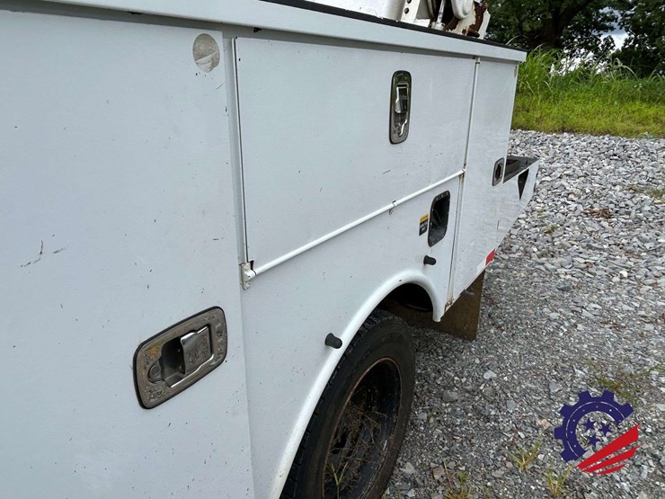 2017-ford-f550-image-15