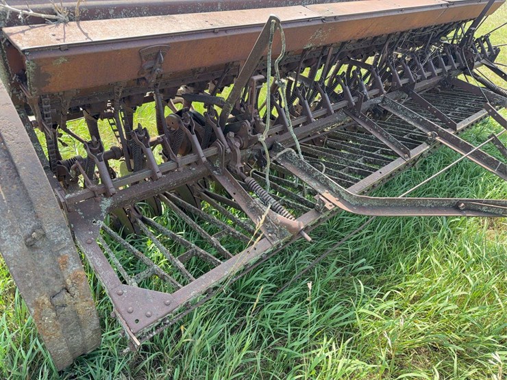 mccormick-deering-grain-drill-image-14