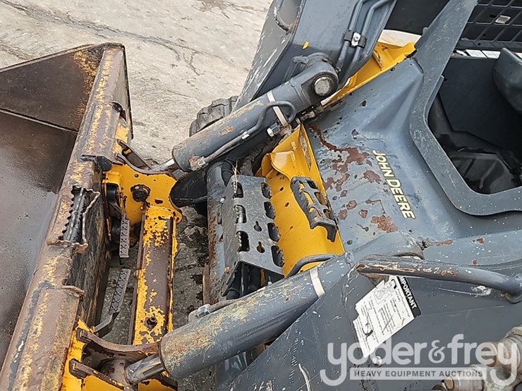 2023-deere-331g-image-15