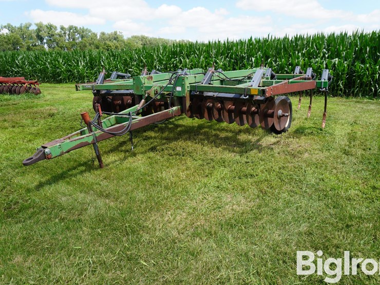 john-deere-714-image-1