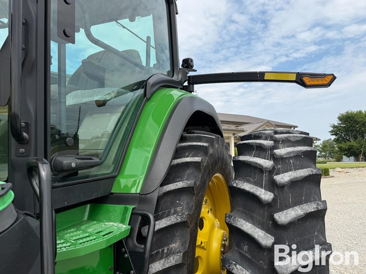 2025-john-deere-8r-250-image-15