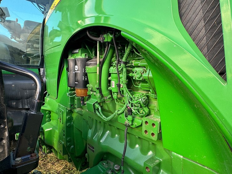 john-deere-8285r-image-28