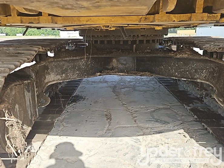 2019-caterpillar-323-image-28