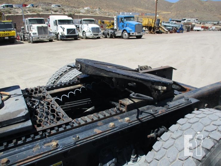 2014-kenworth-t800-image-31