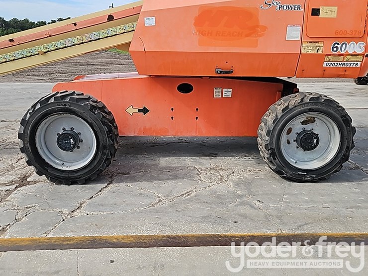 2016-jlg-600s-image-15