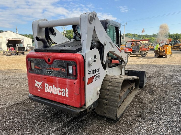 2022-bobcat-t770-image-4