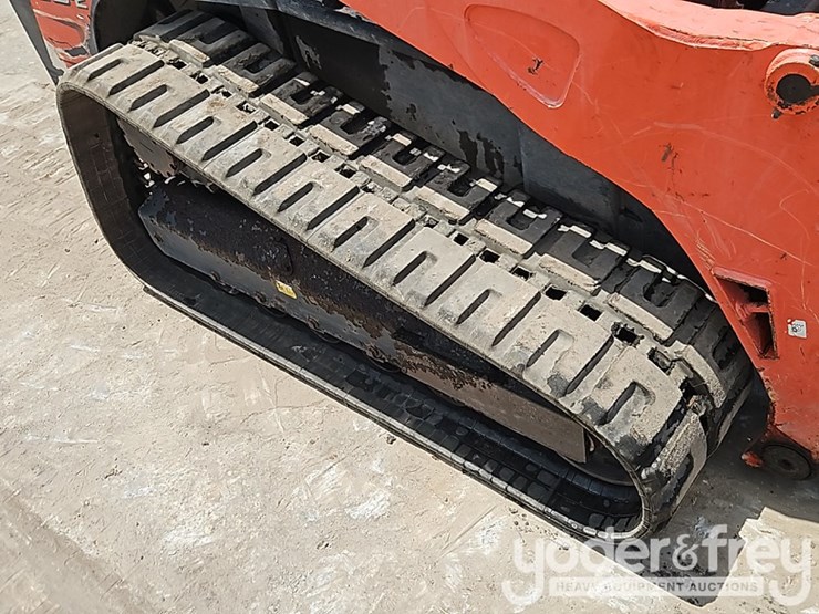 2015-kubota-svl90-2-image-11