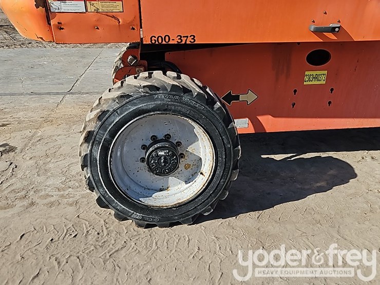 2016-jlg-600s-image-8