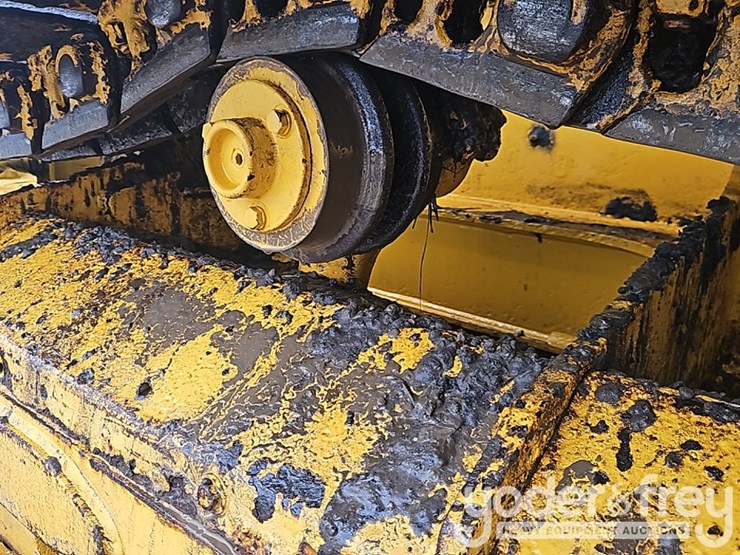 2006-deere-650j-image-22