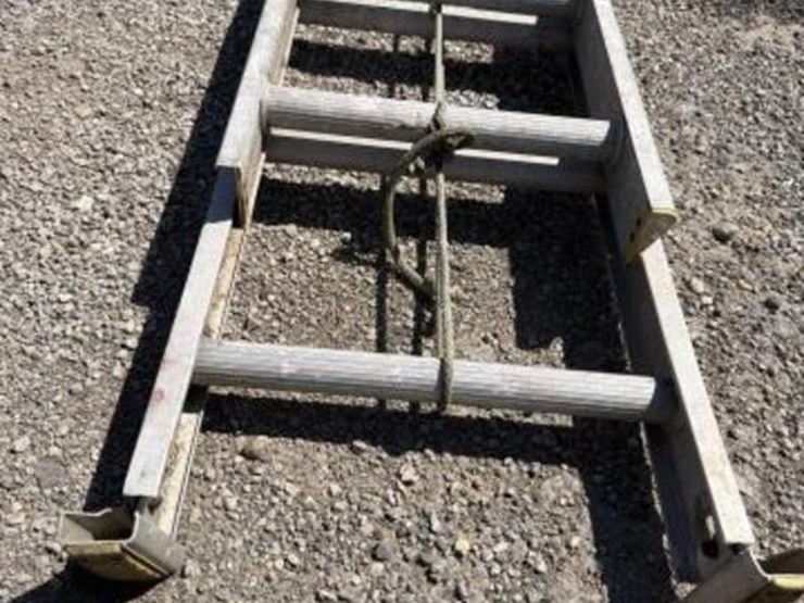 20-ft-aluminum-extension-ladder-image-3