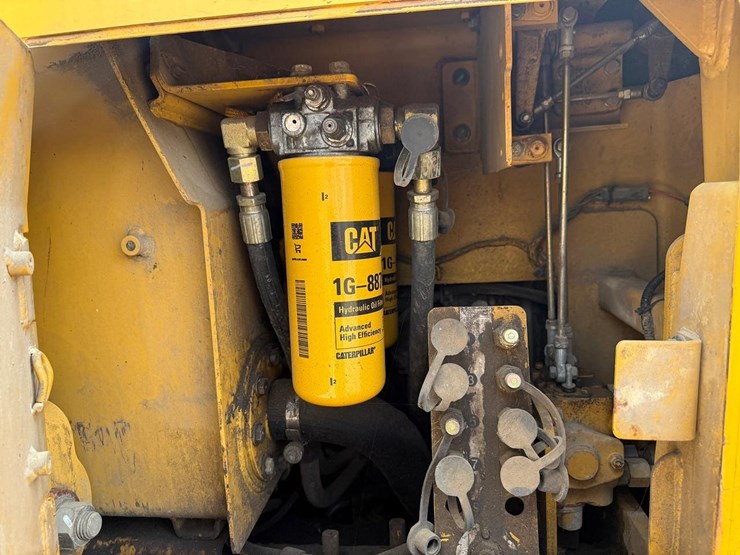 caterpillar-d4g-lgp-image-15