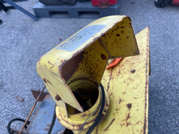 john-deere-180-image-11