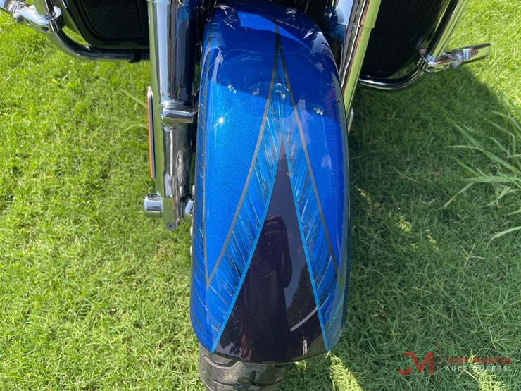 2014-harley-davidson-cvo-limited-mt.-rushmore-project-image-25