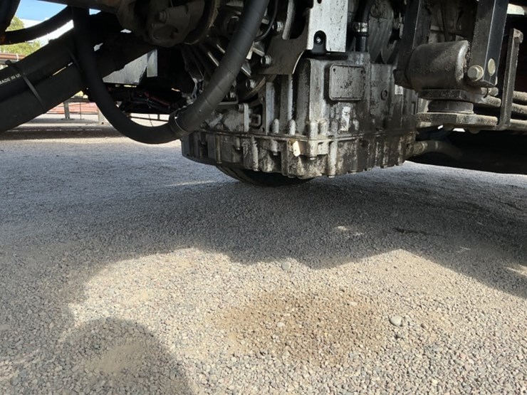 2018-peterbilt-520-image-28
