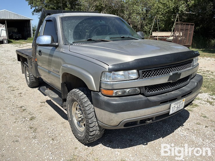2001-chevrolet-k2500-image-15