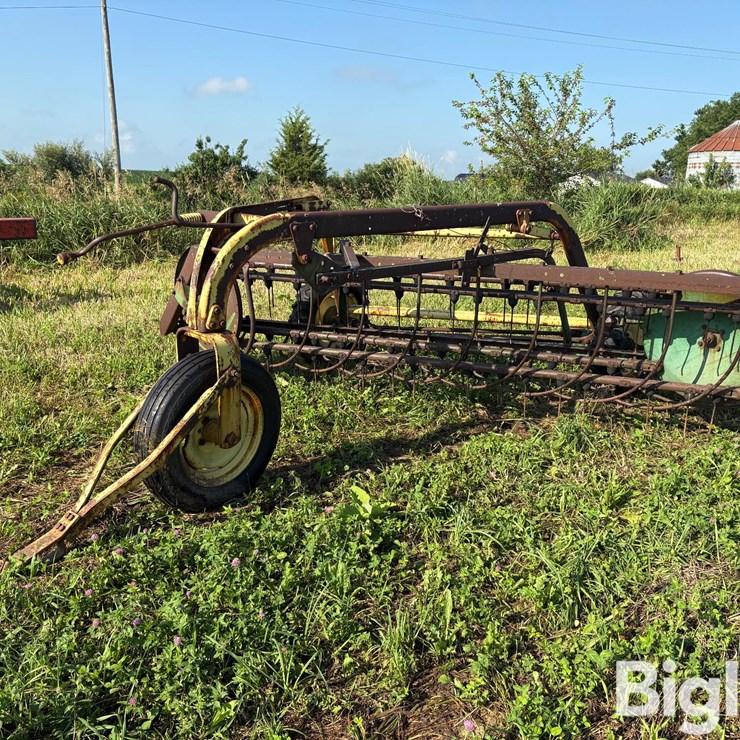 JOHN DEERE 640