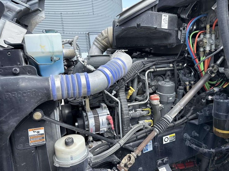 2014-kenworth-t680-image-21