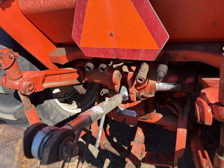 allis-chalmers-one-ninety-xt-diesel-tractor-image-13