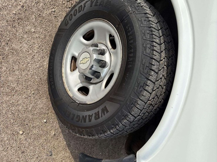 2014-chevrolet-express-2500-image-26
