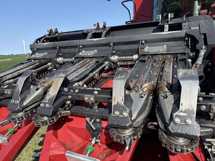 drago-gt-folding-corn-head-image-22