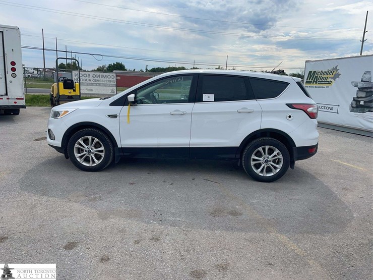 2017-ford-escape-image-8