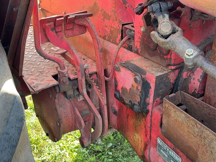 massey-ferguson-444-image-25