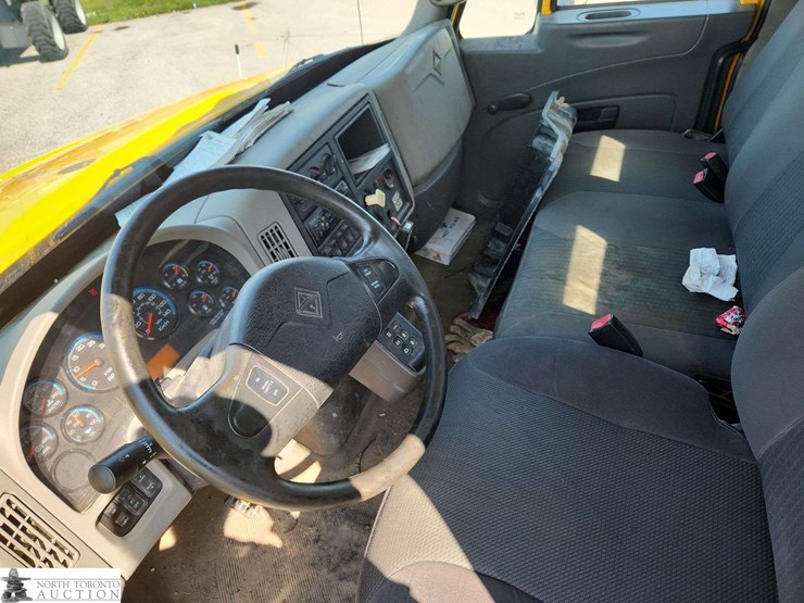 2010-international-durastar-4300-image-14