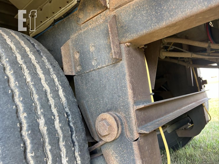 2015-timpte-grain-trailer-image-32