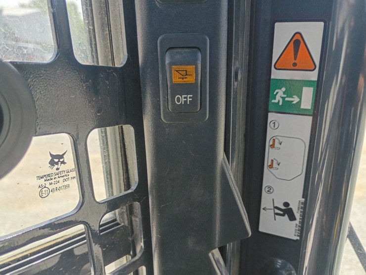 2023-bobcat-t650-image-33