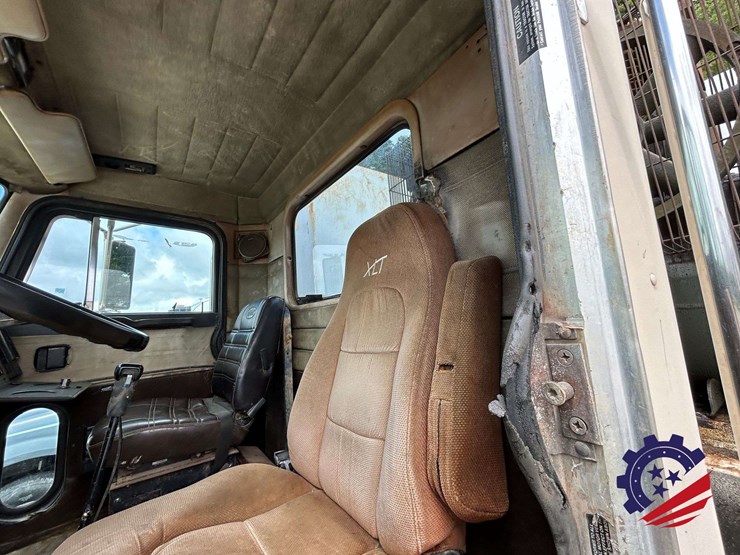 1987-peterbilt-379-image-58
